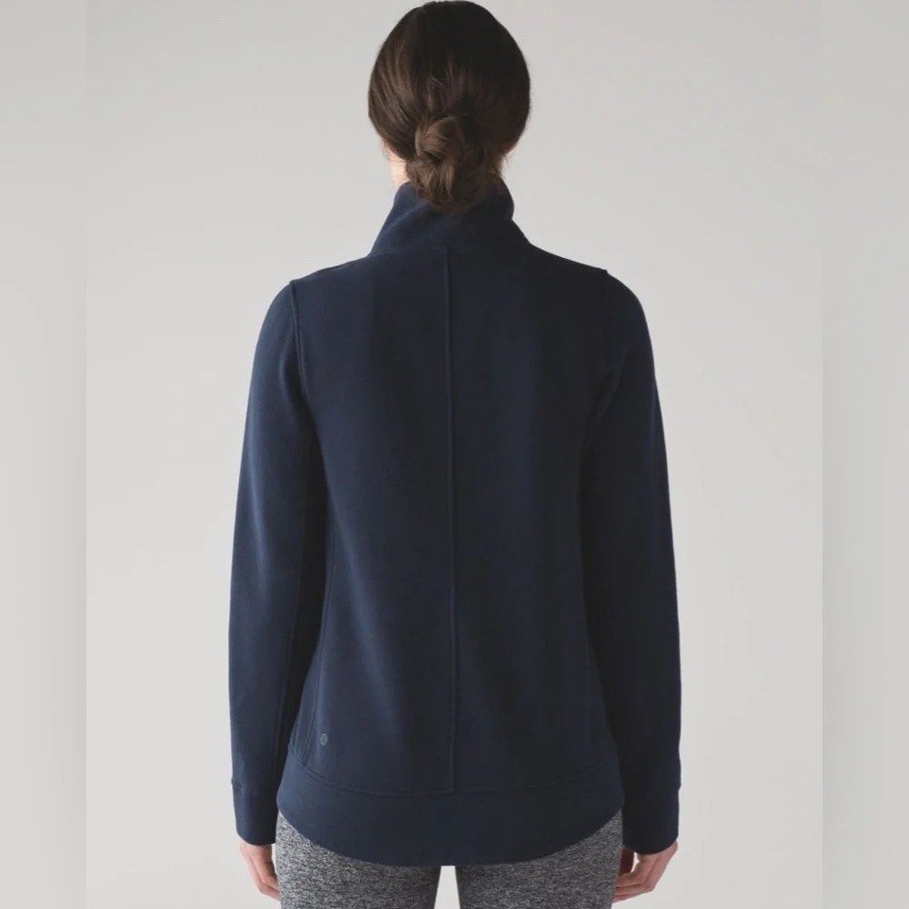 Lululemon Women’s Fleece Be True Jacket Inkwell Blue Size 8 Relaxed Fit Soft